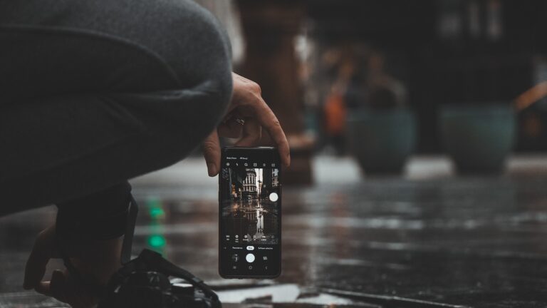 The Art of Disappearing: Casual Dating Apps for the Discreetly Desired